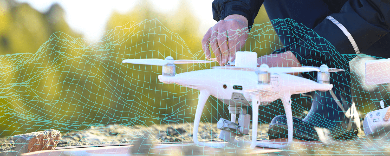 UAV（ドローン）を用いた測量で地形を三次元図面化することで、どの土をどこで運ぶべきか、重機のオペレーションを効率化できるかなどを検証