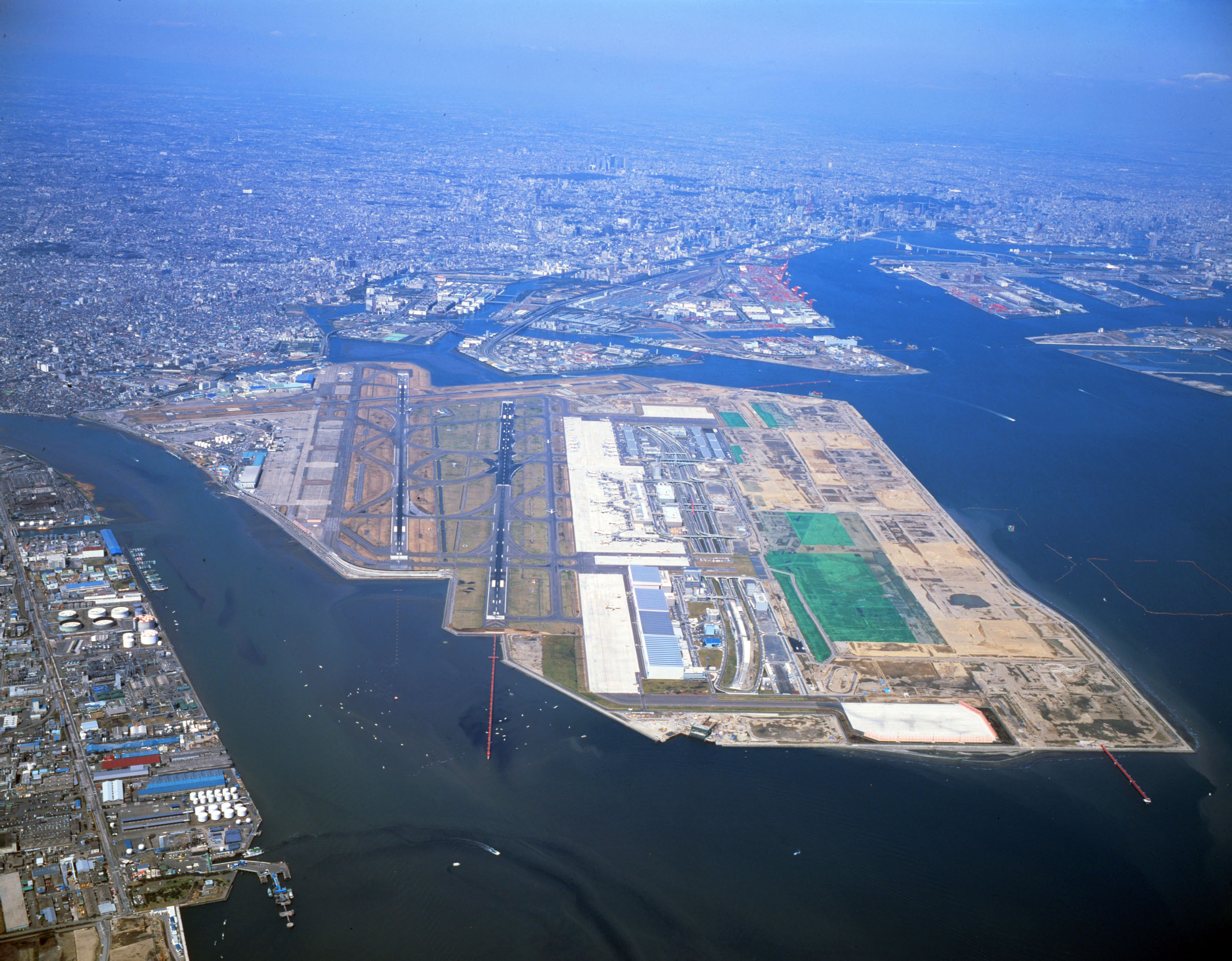 東京国際空港